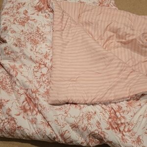 Laura Ashley Pink and White Floral Comforter
